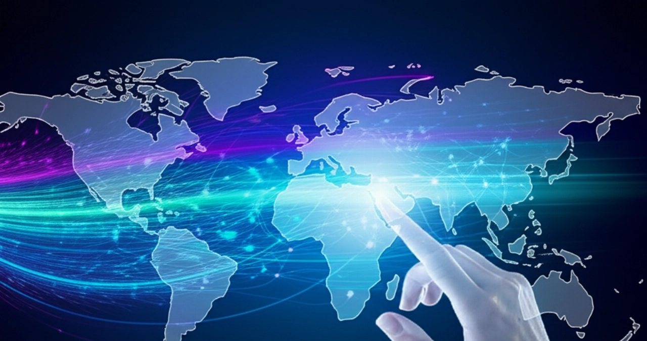 Visualizzazione astratta e iperrealistica di un flusso di dati digitali e luci che formano una rete globale, con una mano caucasica che interagisce con un nodo luminoso, simboleggiando la connettività.
